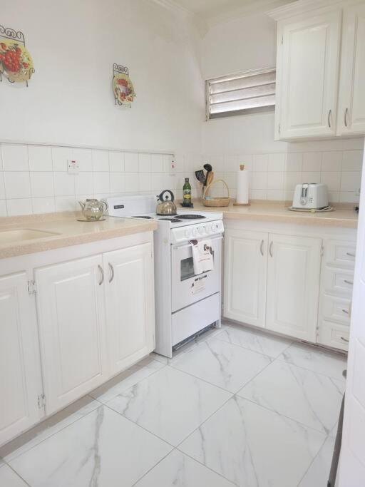 Apartament 24 Maple Gardens Bridgetown Zewnętrze zdjęcie